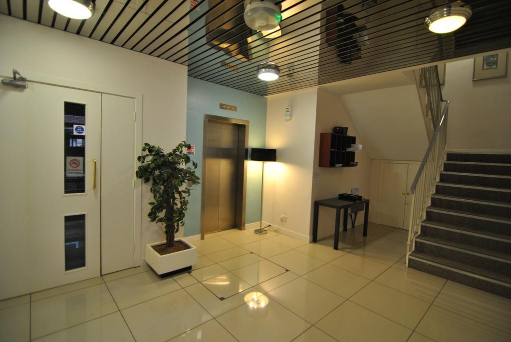 Apartment The Courtyard 2 Bedroom Apartments In Central Windsor With Parking Windsor
