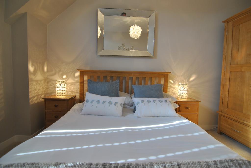 The Courtyard 2 Bedroom Apartments In Central Windsor With Parking Windsor