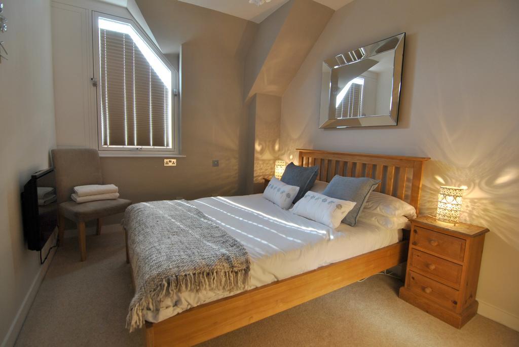Apartment The Courtyard 2 Bedroom Apartments In Central Windsor With Parking Windsor