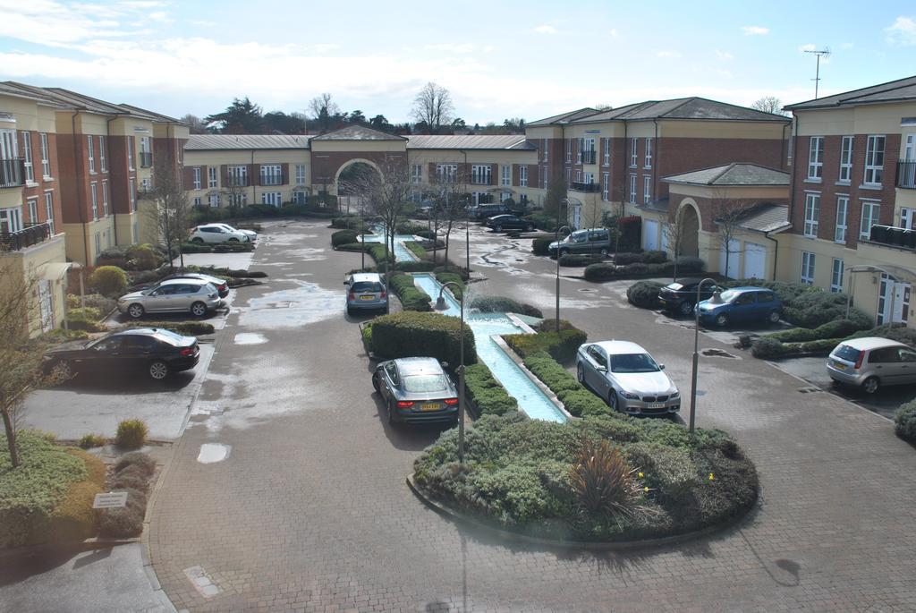 Trevelyan Court Apartment