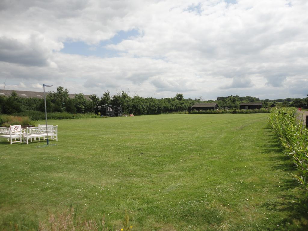 Willow Court Farm The Lodge & Petting Farm, 8 Mins From Legoland & Windsor, 15 Mins From Lapland Uk Holiday home *