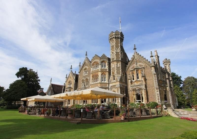 Hotel Oakley Court