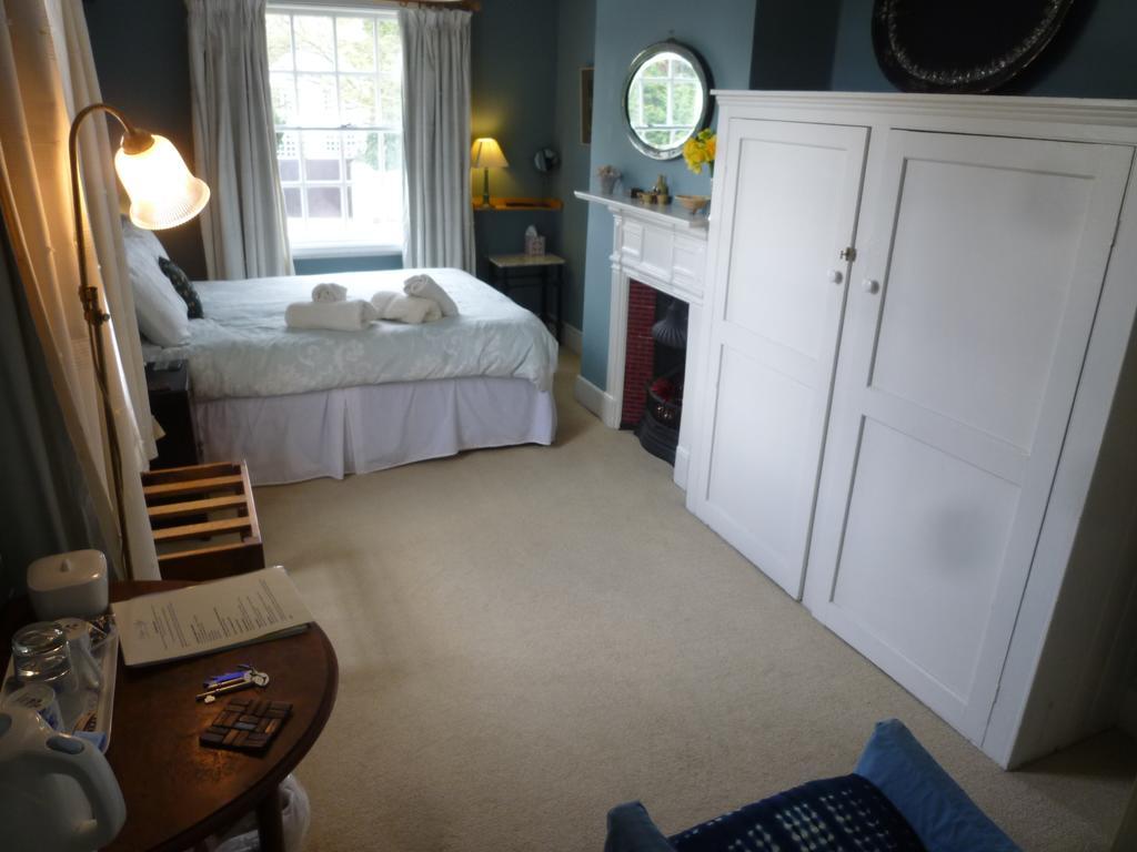 Bed & Breakfast Manor Cottage Bed And Breakfast
