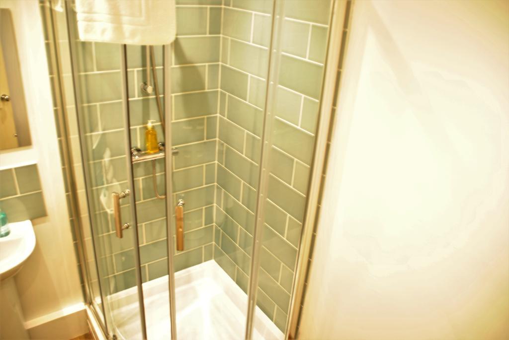 Lord Raglan House One Bedroom With Parking Apartment Windsor