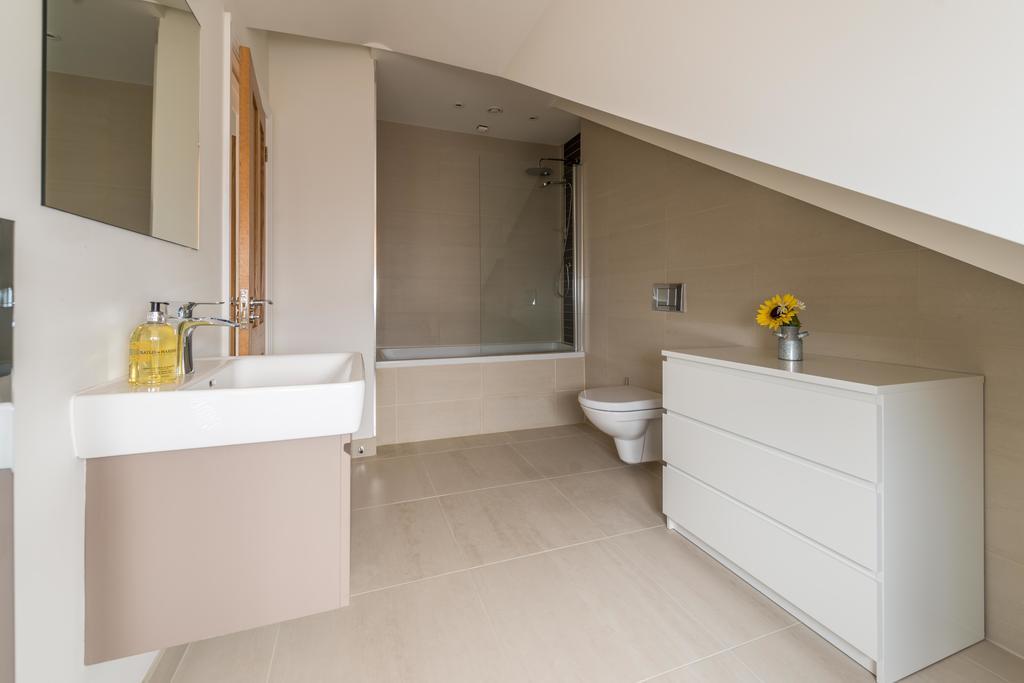 Hampden - The Elizabeth Apartment Windsor
