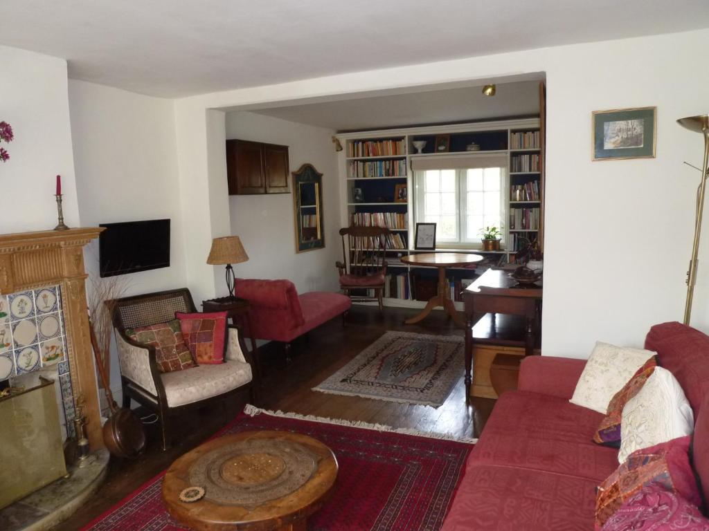 Manor Cottage Bed And Breakfast * Windsor