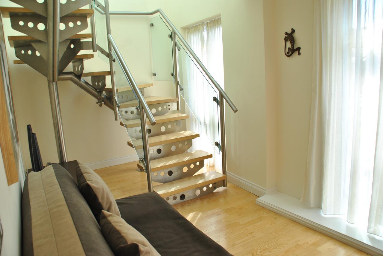 Trevelyan Court Apartment