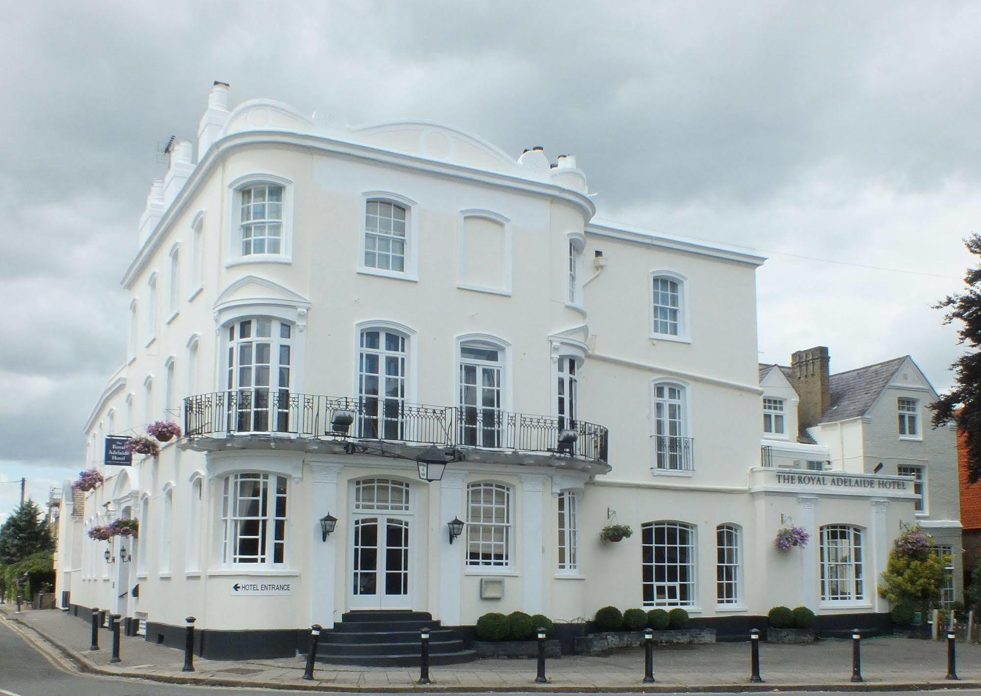 The Royal Adelaide Hotel 4*