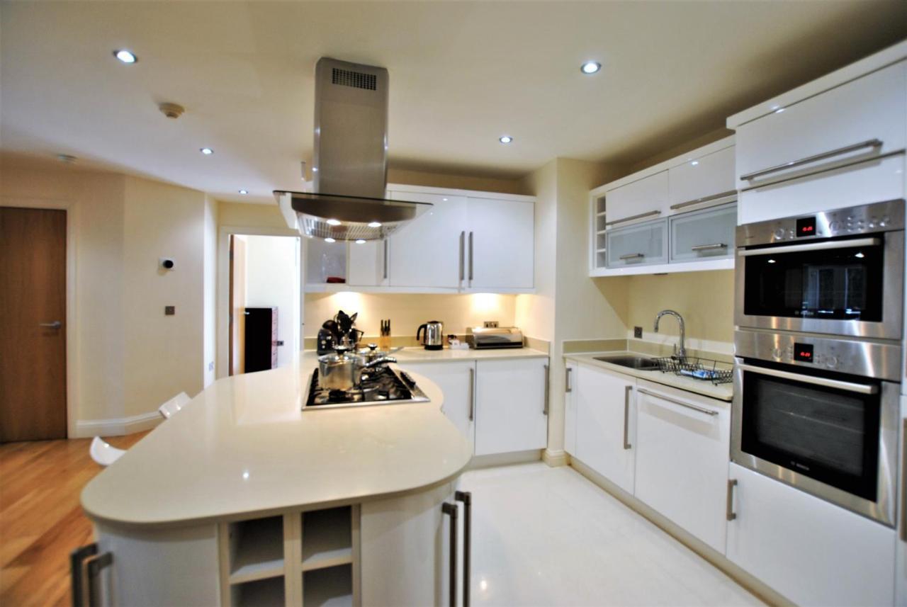 Spacious 2-bedroom With Parking In *
