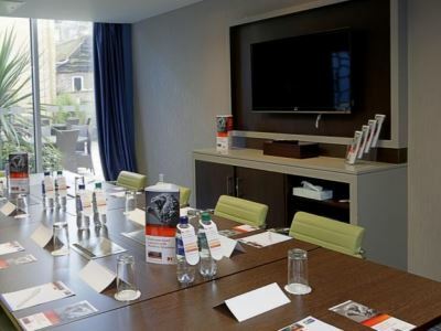 Express By Ihg Hotel 3*