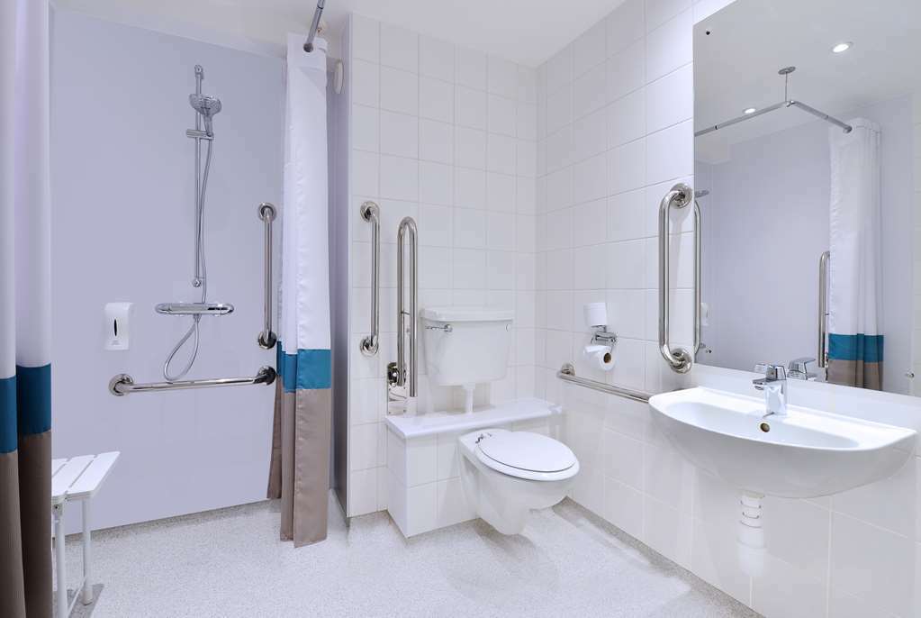 Travelodge Hotel 3*