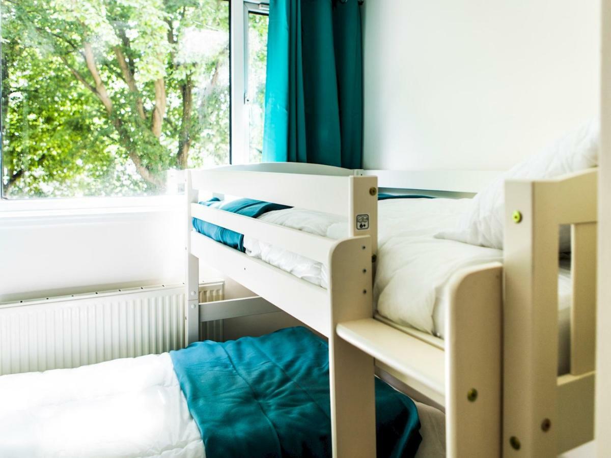 Pass The Keys Chic With Free Parking, 500m From Castle Apartment