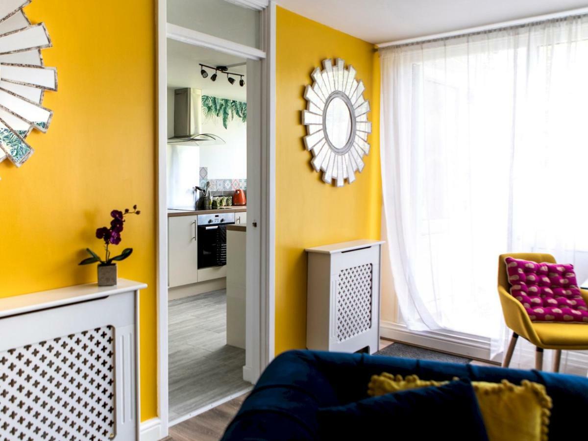 Apartment Pass The Keys Chic With Free Parking, 500m From Castle