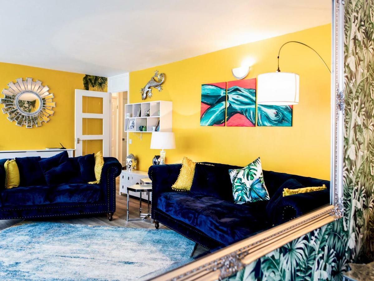 Pass The Keys Chic With Free Parking, 500m From Castle Apartment