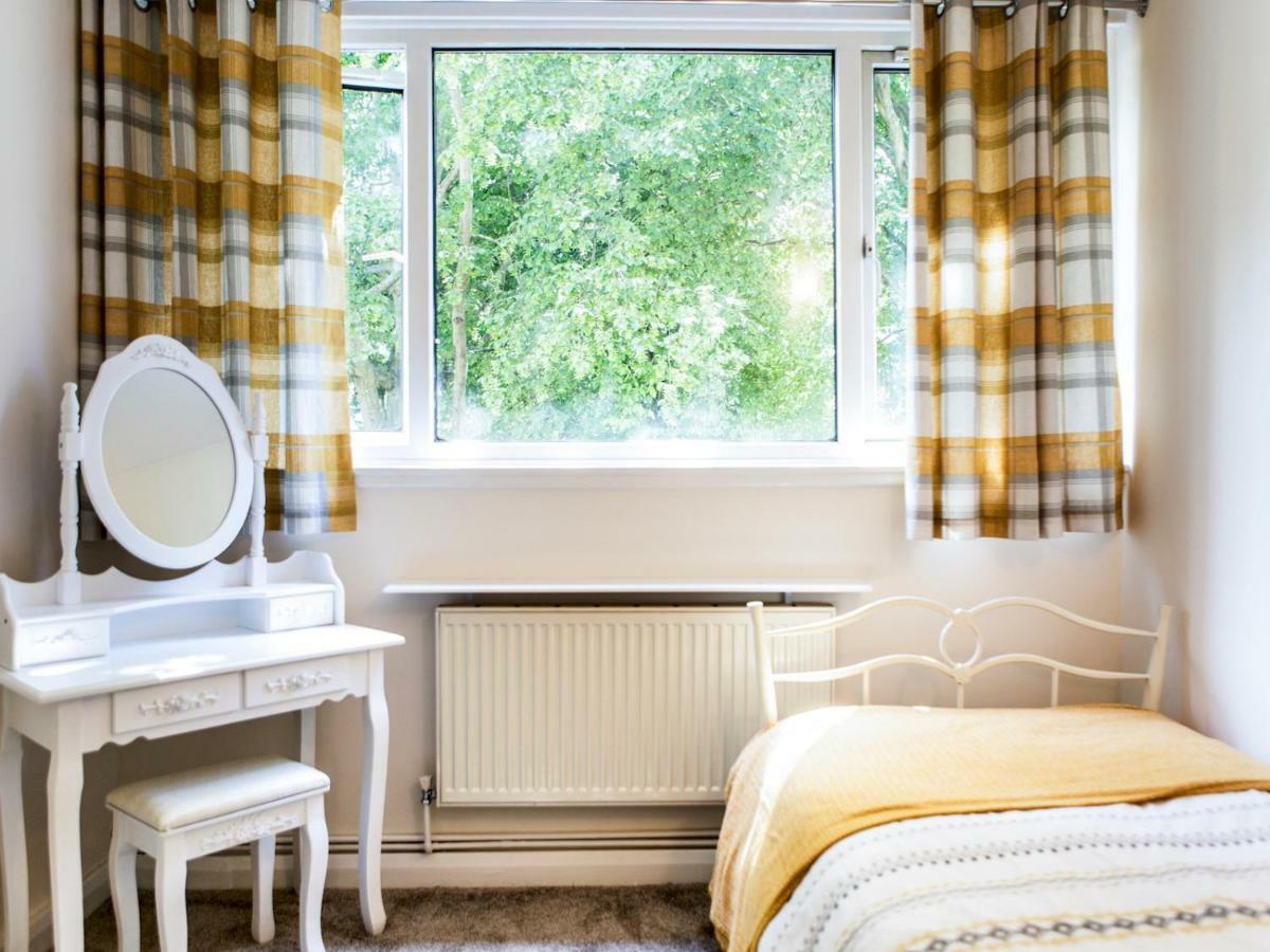Apartment Pass The Keys Chic With Free Parking, 500m From Castle Windsor