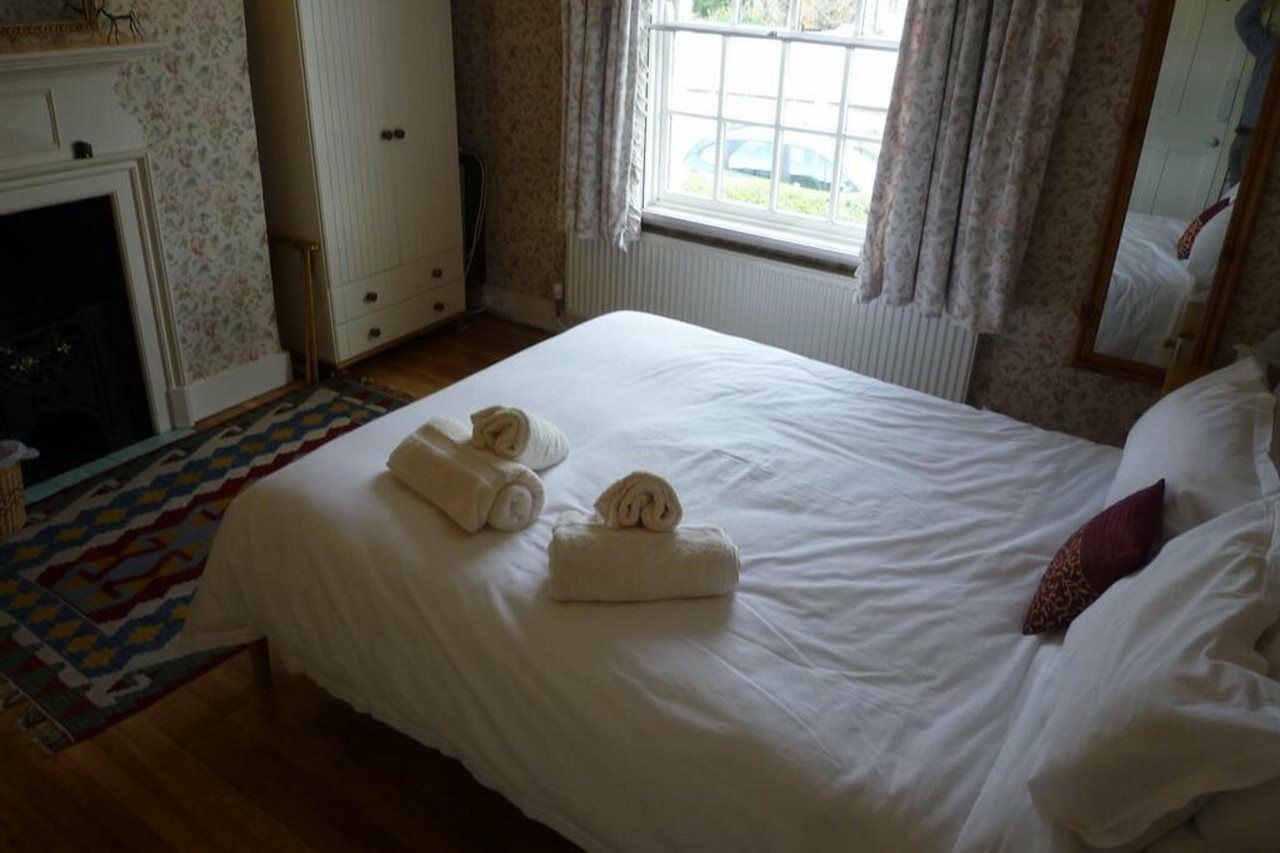 Manor Cottage Bed And Breakfast *