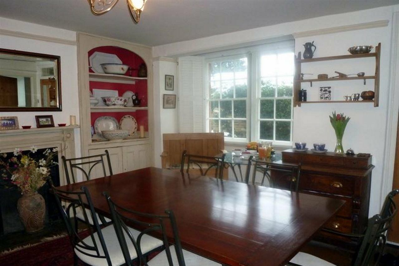 Manor Cottage Bed And Breakfast * Windsor