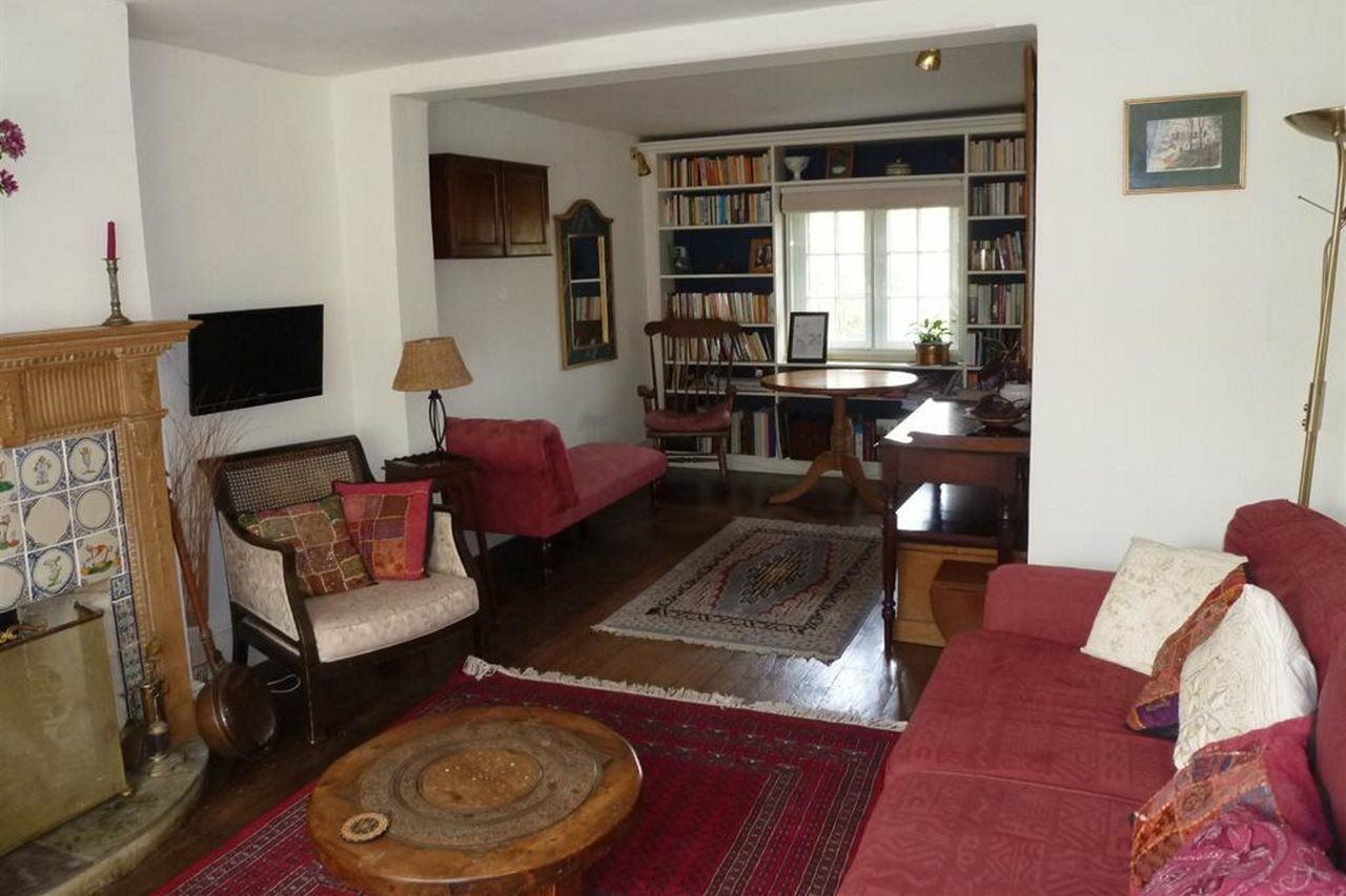 Manor Cottage Bed And Breakfast Bed & Breakfast Windsor