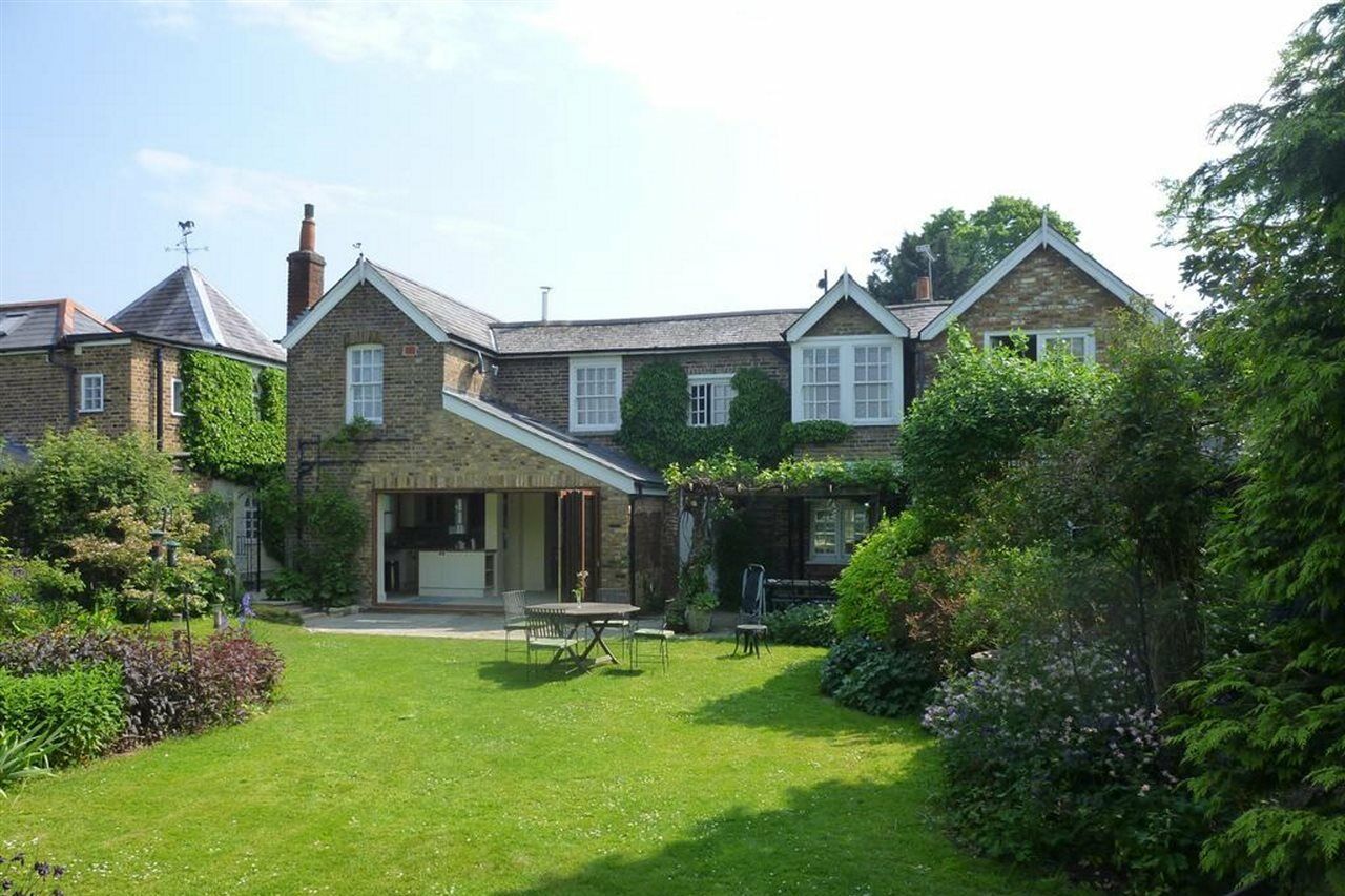 Manor Cottage Bed And Breakfast Windsor