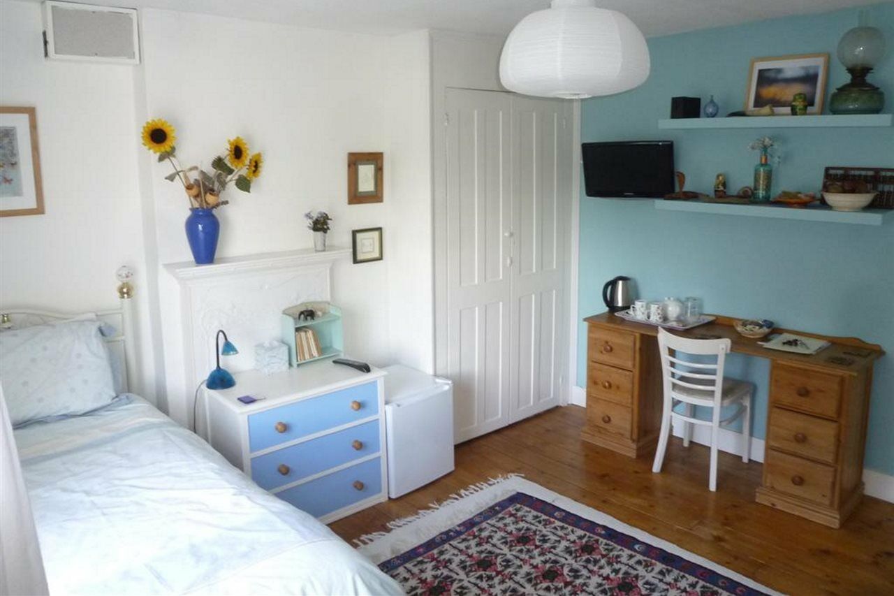 Manor Cottage Bed And Breakfast *
