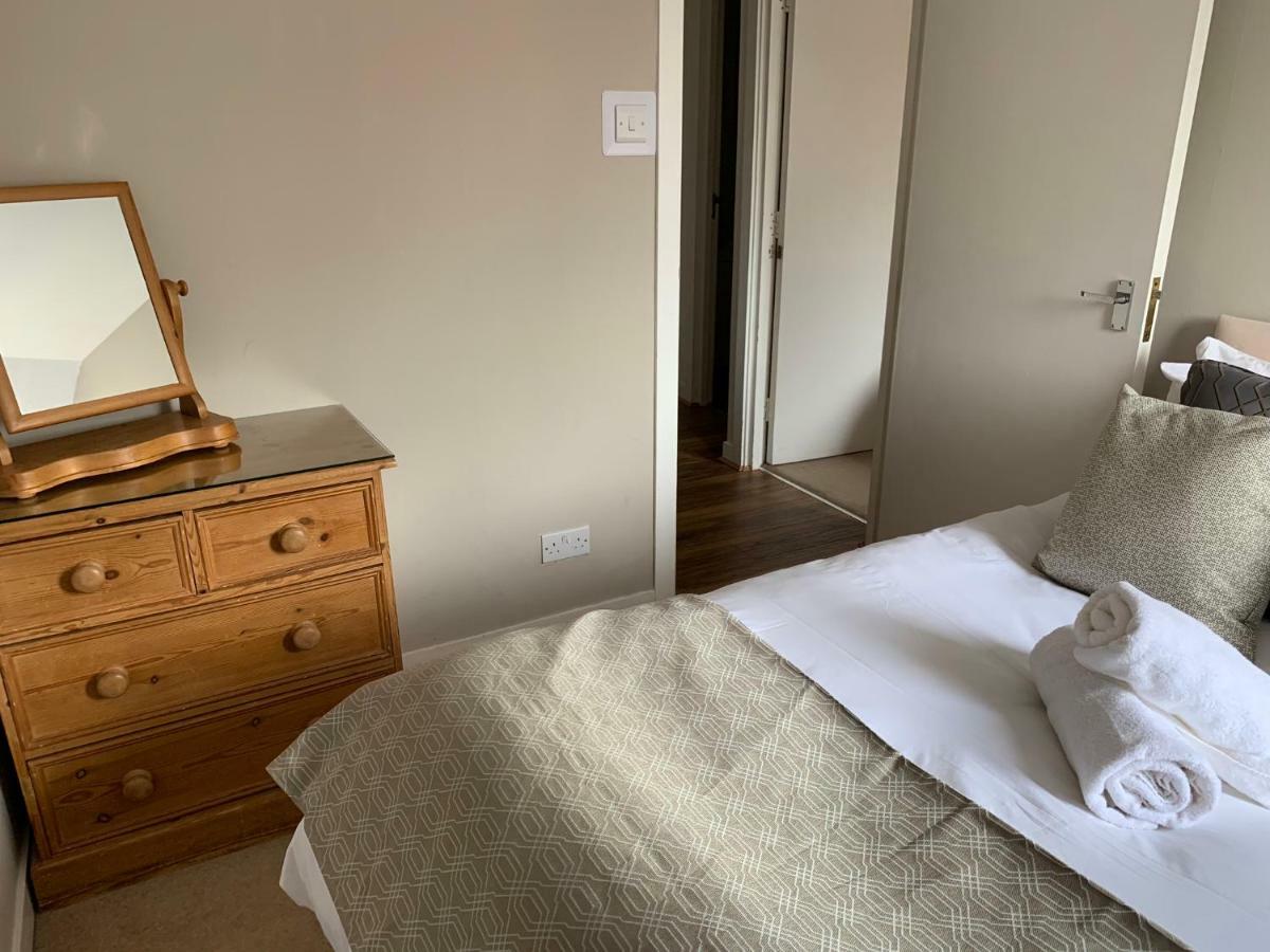 The Courtyard 2 Bedroom Apartments In Central Windsor With Parking Apartment