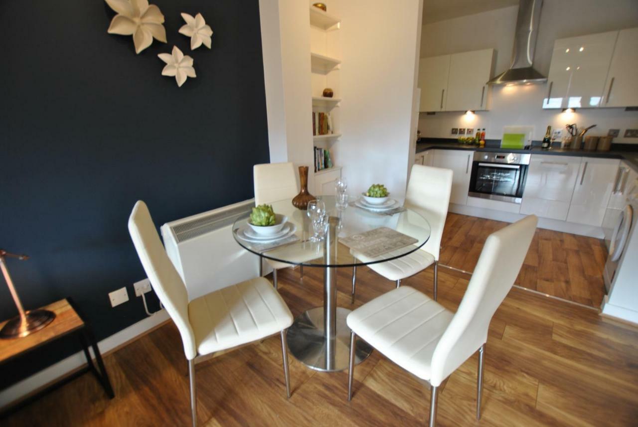 The Courtyard 2 Bedroom Apartments In Central Windsor With Parking *