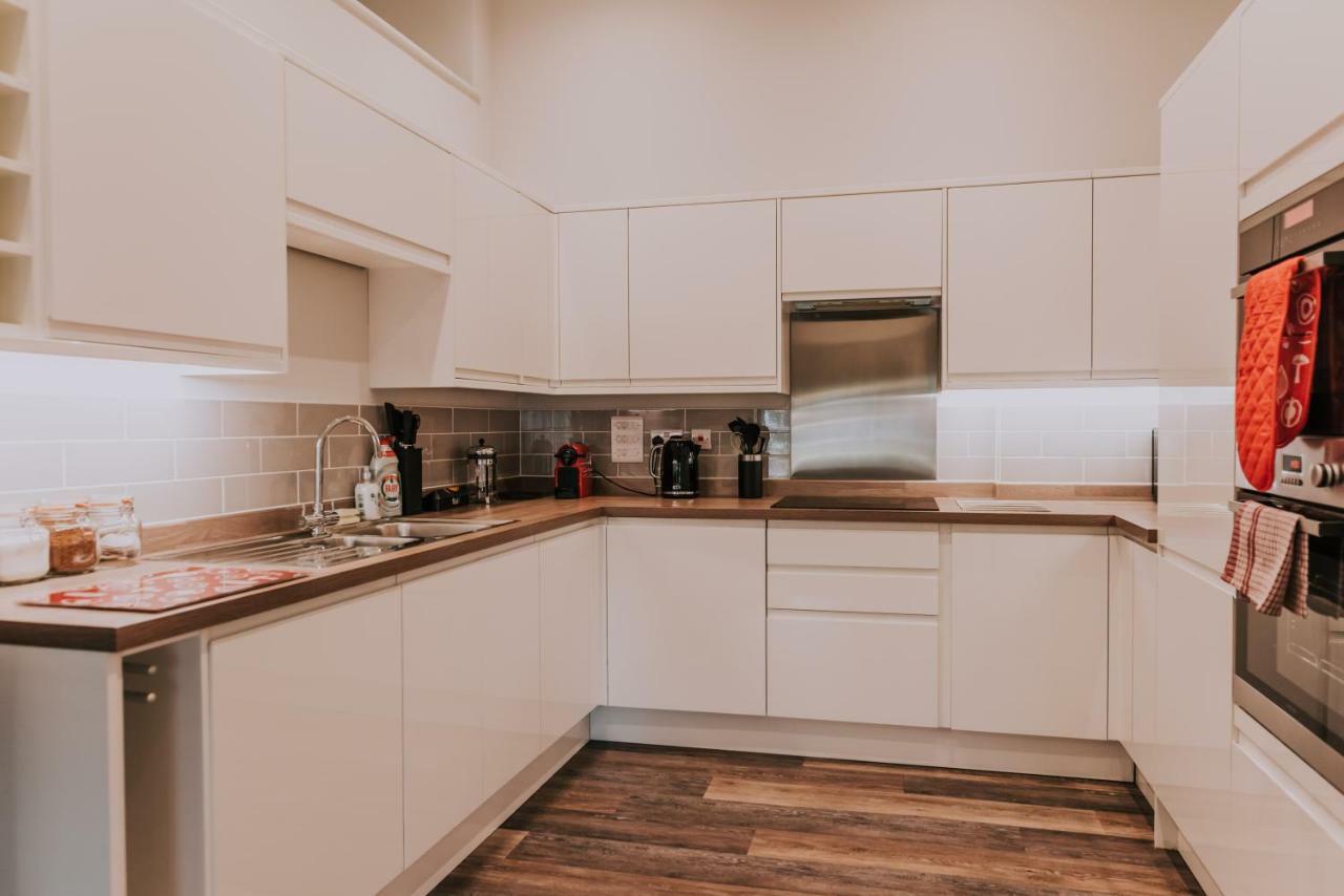 Cavendish House With Secure, Allocated Parking, 2 Mins Walk From Castle *