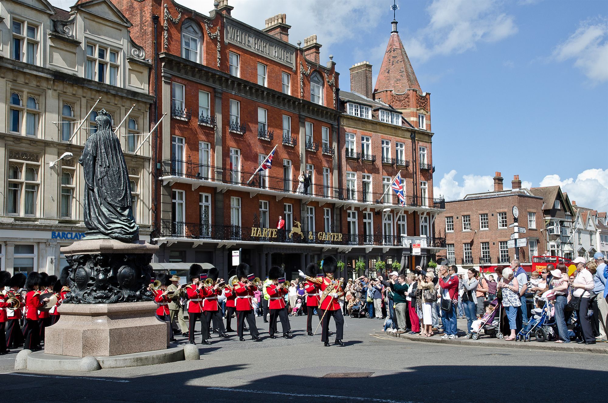H & G Opposite Castle