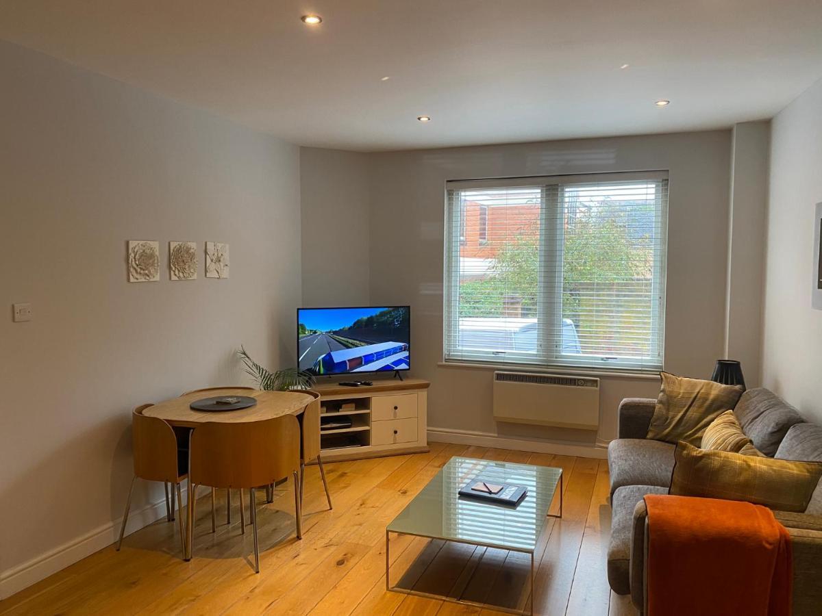 The Courtyard 2 Bedroom Apartments In Central Windsor With Parking Apartment