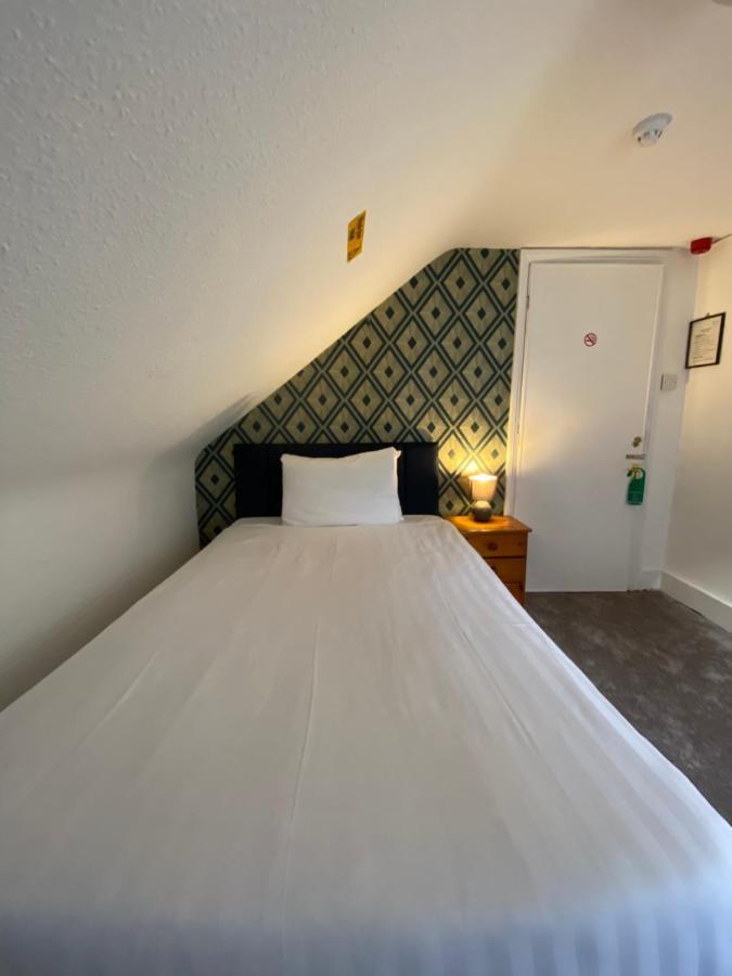 Cedar Tree Guest house 3*