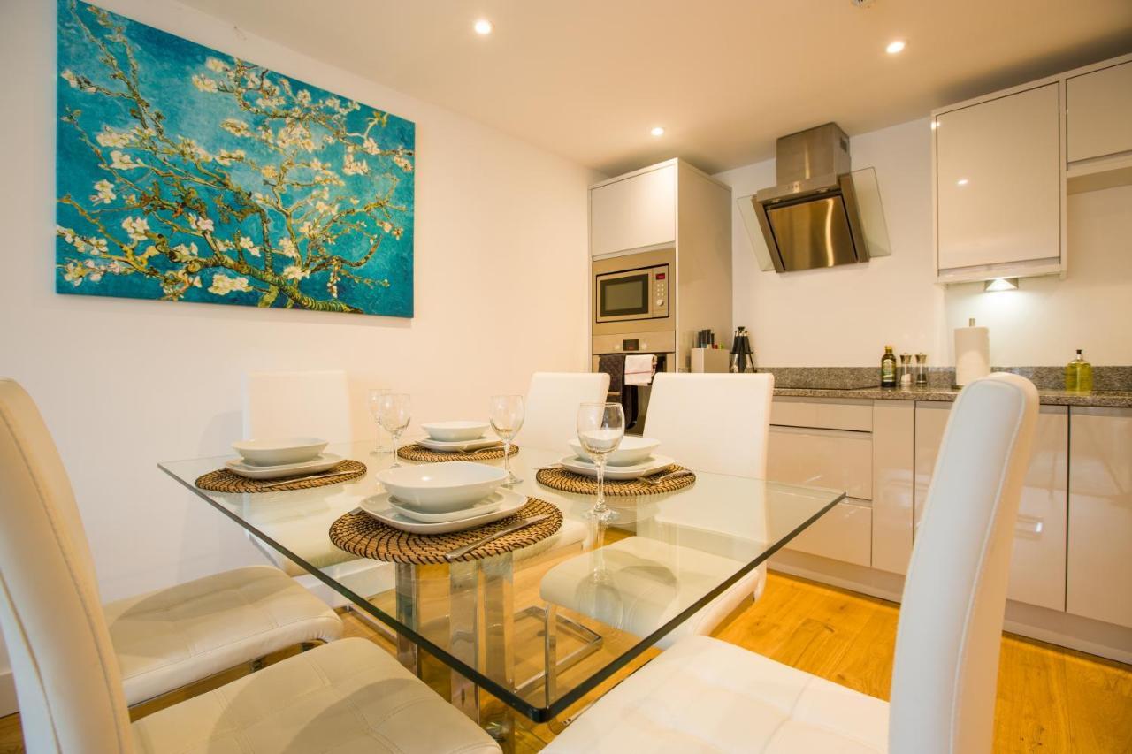 Urban Living's ~ King Edward Luxury In The Heart Of Apartment