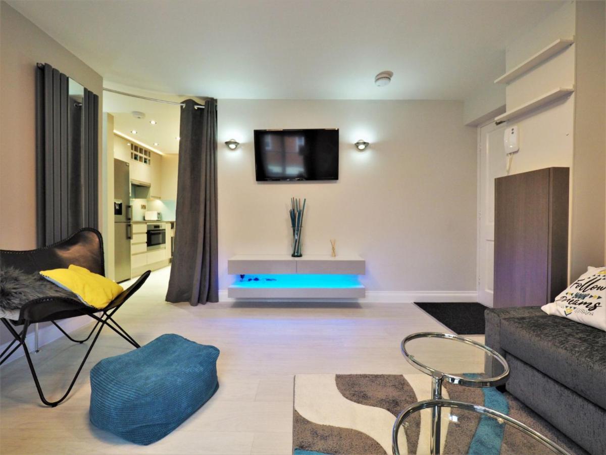 Beautifully Boutique 4 Sleeper Eton High Street Apartment *