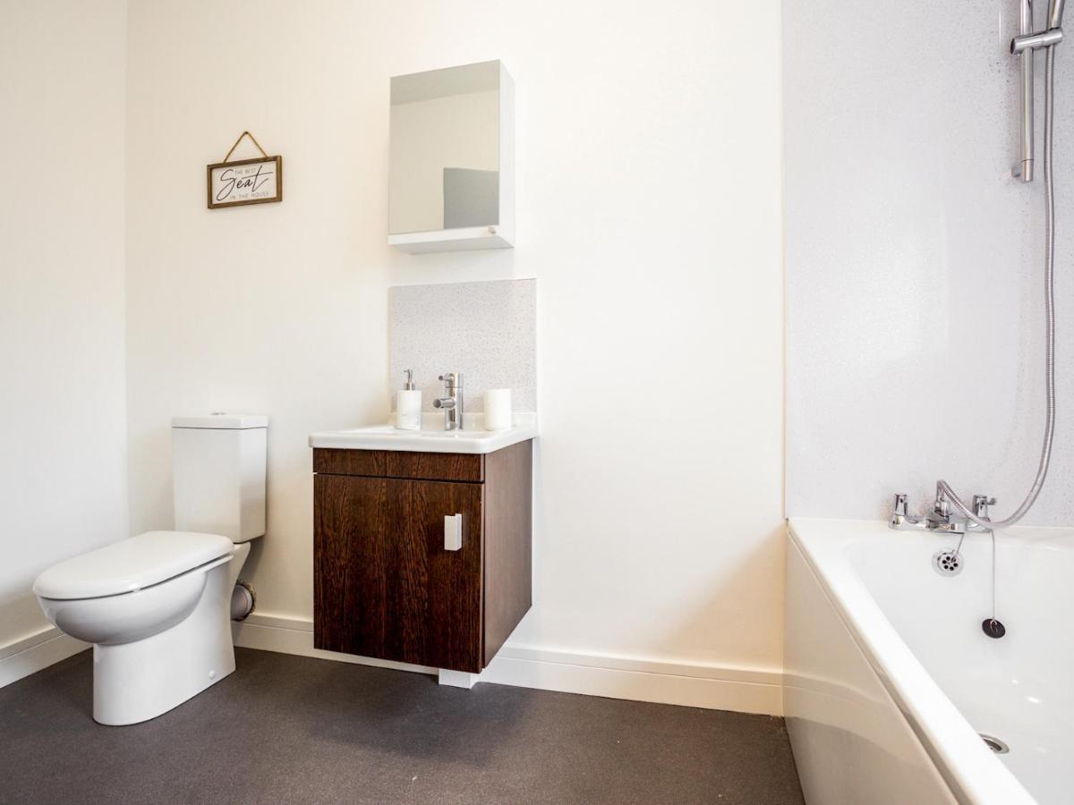 Fabulous 6 Sleeper! Great Location! *