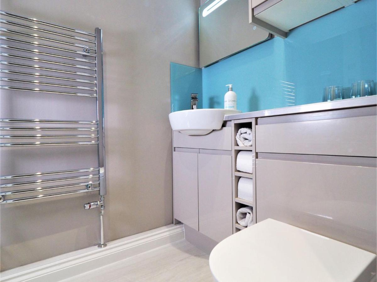 Beautifully Boutique 4 Sleeper Eton High Street Apartment Windsor