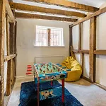 Characteristic 4 Bed Apartment In The Heart Of Windsor