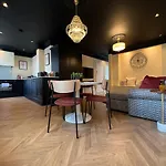 Stay In Style Opposite Windsor Castle & Free Parking