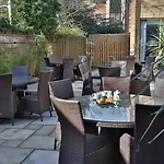 Holiday Inn Express Windsor By Ihg