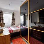 Cosy 3 Bed Home, Families And Contractors, Direct Booking For Best Rates