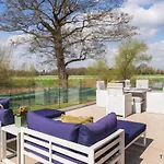 Waterfront Lodge Windsor Racecourse Marina