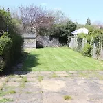 Large House For Relocating Families Contractors By Empire Property Lettings & Management Short Lets & Serviced Accommodation Windsor With High Speed Wifi & Smart Tv With Netflix