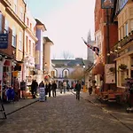 Beautiful Windsor Cottage, Amazing Location, The Castle, Ascot, Legoland, Free Parking Super Close