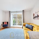 Stylish Living By Lawsons - 3 En Suites