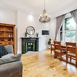 Lodge Living By Lawsons With Parking