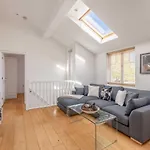 Windsor Gem: 1-Bed Oasis Near Castle
