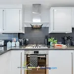 Windsor Flat 2 Bed By Sentinel Living With Free Wifi And Parking
