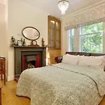 Windsor/Legoland/Ascot Charming 3Br Home In Centre