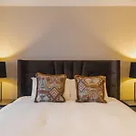 2Br Gem, Private Parking & Private Garden