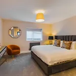 2Br Gem, Private Parking & Private Garden