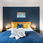 Newly Renovated 2 Bed Cottage - Long Stay Reduce Rate