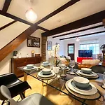 Charming Windsor Cottage, Incredible Location, Castle Doorstep